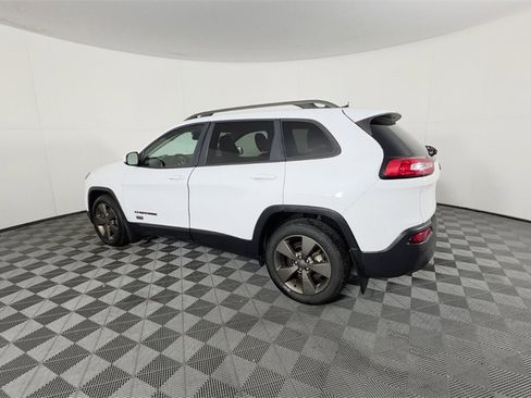 Used 2017 Jeep Cherokee Latitude w/ Comfort & Sound Group image 7