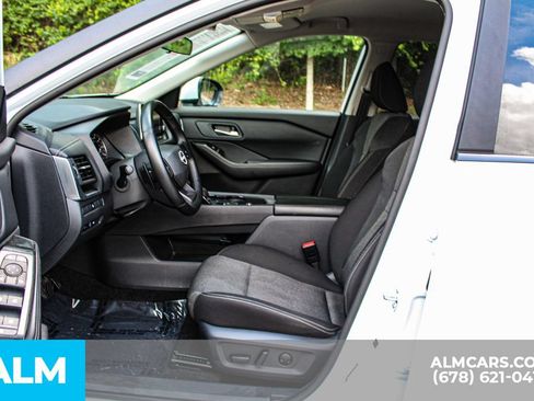 Used 2025 Nissan Rogue SV FWD image 17