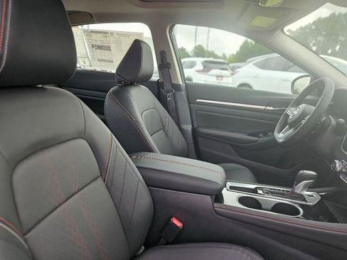 New 2025 Nissan Altima 2.5 SR w/ SR Premium Package image 11