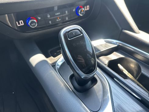 Used 2020 Buick Enclave Essence w/ Sport Touring Edition FWD image 30