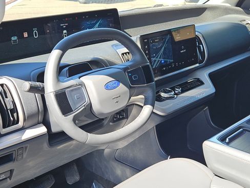 New 2025 Ford Expedition Active RWD image 8