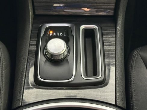 Used 2021 Chrysler 300 Touring w/ Sport Appearance Package RWD image 32