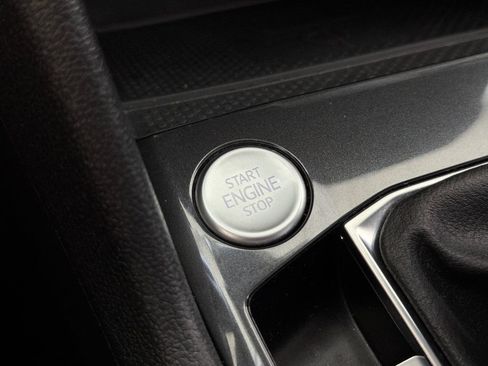 Used 2023 Volkswagen Tiguan SE FWD image 6