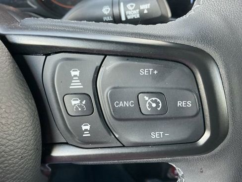Used 2025 Jeep Gladiator Mojave AWD/4WD image 13