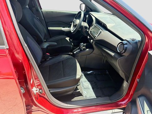 Used 2020 Nissan Kicks SV FWD image 29