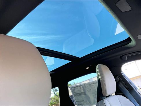 New 2026 Volvo XC60 B5 Plus w/ Protection Package Premier image 29