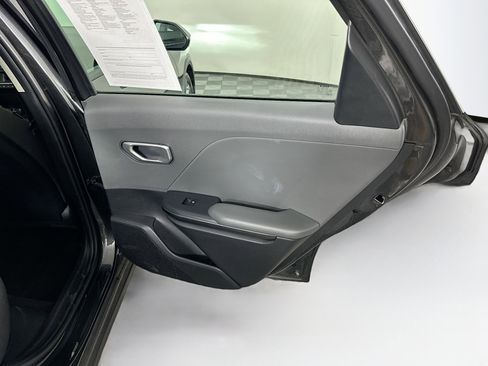 Used 2025 Kia K4 LXS FWD image 29
