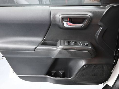 Used 2023 Toyota Tacoma TRD Off-Road AWD/4WD image 13