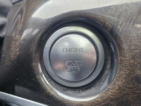 Used 2015 Mercedes-Benz S 550 4dr Sdn S 550 4MATIC w/ Sport Package image 37