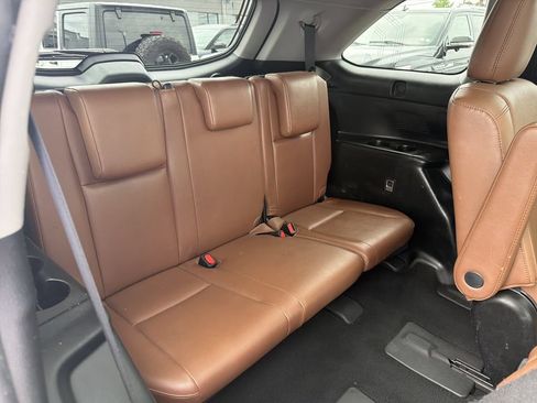 Used 2019 Toyota Highlander Limited Platinum AWD/4WD image 18