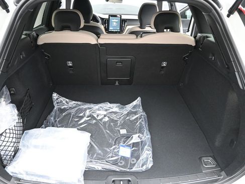 New 2026 Volvo XC60 T8 Core w/ Climate Package AWD/4WD image 20