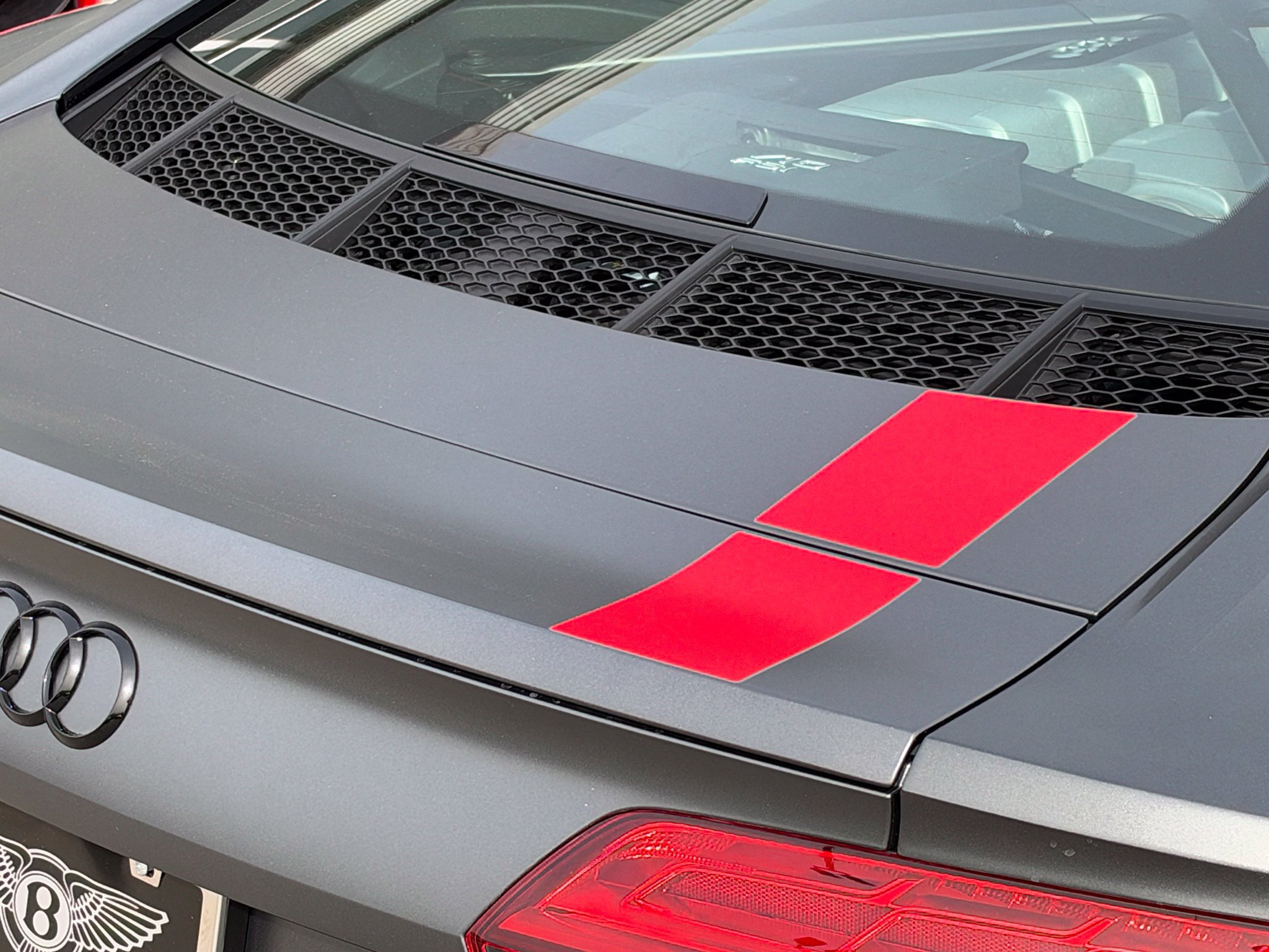 Used 2018 Audi R8 V10 w/ Premium Package RWD image 11