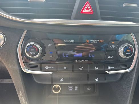 Used 2019 Hyundai Santa Fe Limited FWD image 11