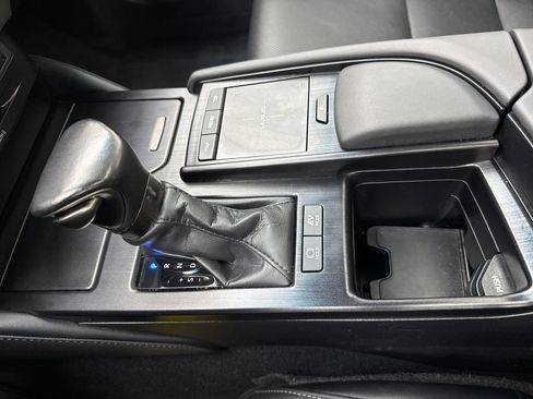 Used 2022 Lexus ES 300h w/ Premium Package FWD image 30