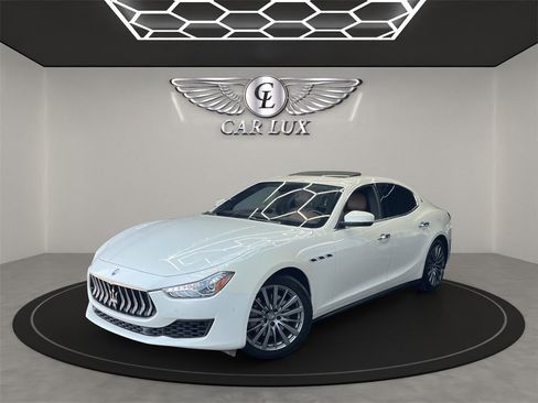 Used 2018 Maserati Ghibli image 2