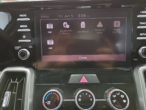 Used 2023 Kia Sorento LX AWD/4WD image 28