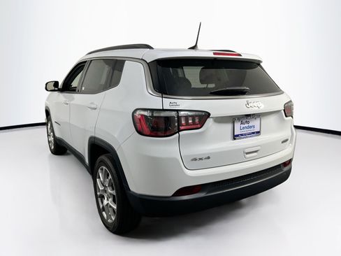 Used 2022 Jeep Compass Latitude AWD/4WD image 7