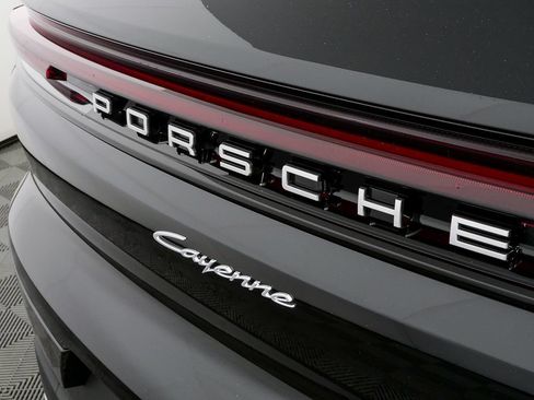 New 2026 Porsche Cayenne AWD/4WD image 38