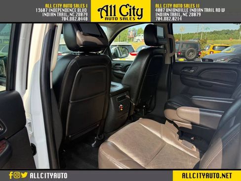 Used 2009 GMC Yukon XL Denali RWD image 25