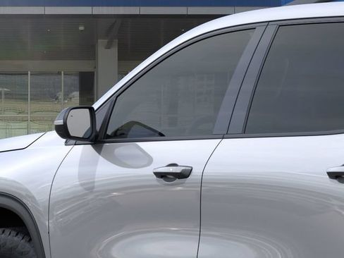 New 2027 Chevrolet Traverse Z71 w/ Driver Confidence Package AWD/4WD image 12