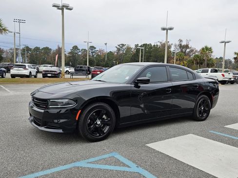 Used 2023 Dodge Charger SXT image 2