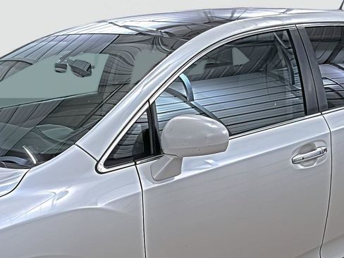 Used 2011 Toyota Venza image 8