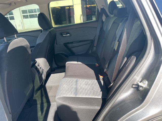 Used 2023 Nissan Rogue SV AWD/4WD image 28