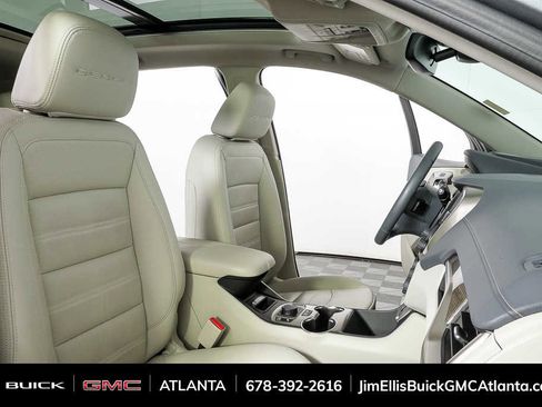 Used 2024 GMC Terrain Denali w/ Denali Premium Package AWD/4WD image 23