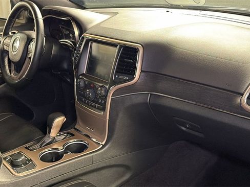 Used 2017 Jeep Grand Cherokee Limited image 11