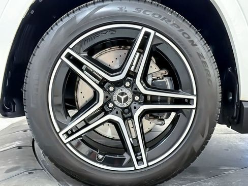 Used 2024 Mercedes-Benz GLS 450 4MATIC image 27