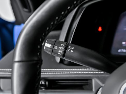 Used 2022 Chevrolet Corvette Stingray Coupe w/ Z51 Performance Package image 29