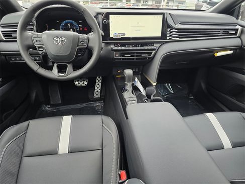 New 2026 Toyota Camry Hybrid image 18