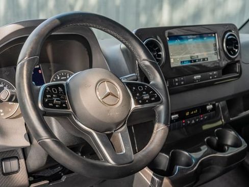 Used 2021 Mercedes-Benz Sprinter 2500 image 24