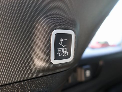 New 2025 Jeep Grand Cherokee Laredo X w/ Luxury Tech Group I image 16