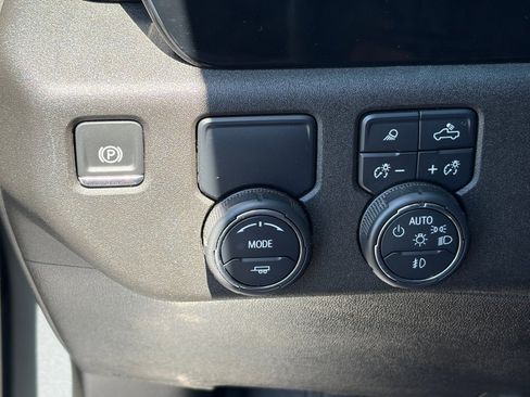 Used 2024 Chevrolet Silverado 1500 High Country RWD image 19
