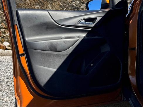 Used 2018 Chevrolet Equinox LT image 22