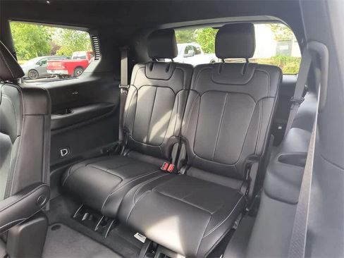 New 2025 Jeep Grand Cherokee L Limited w/ Luxury Tech Group II image 24