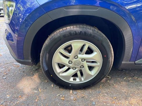 Used 2021 Hyundai Venue SE FWD image 5