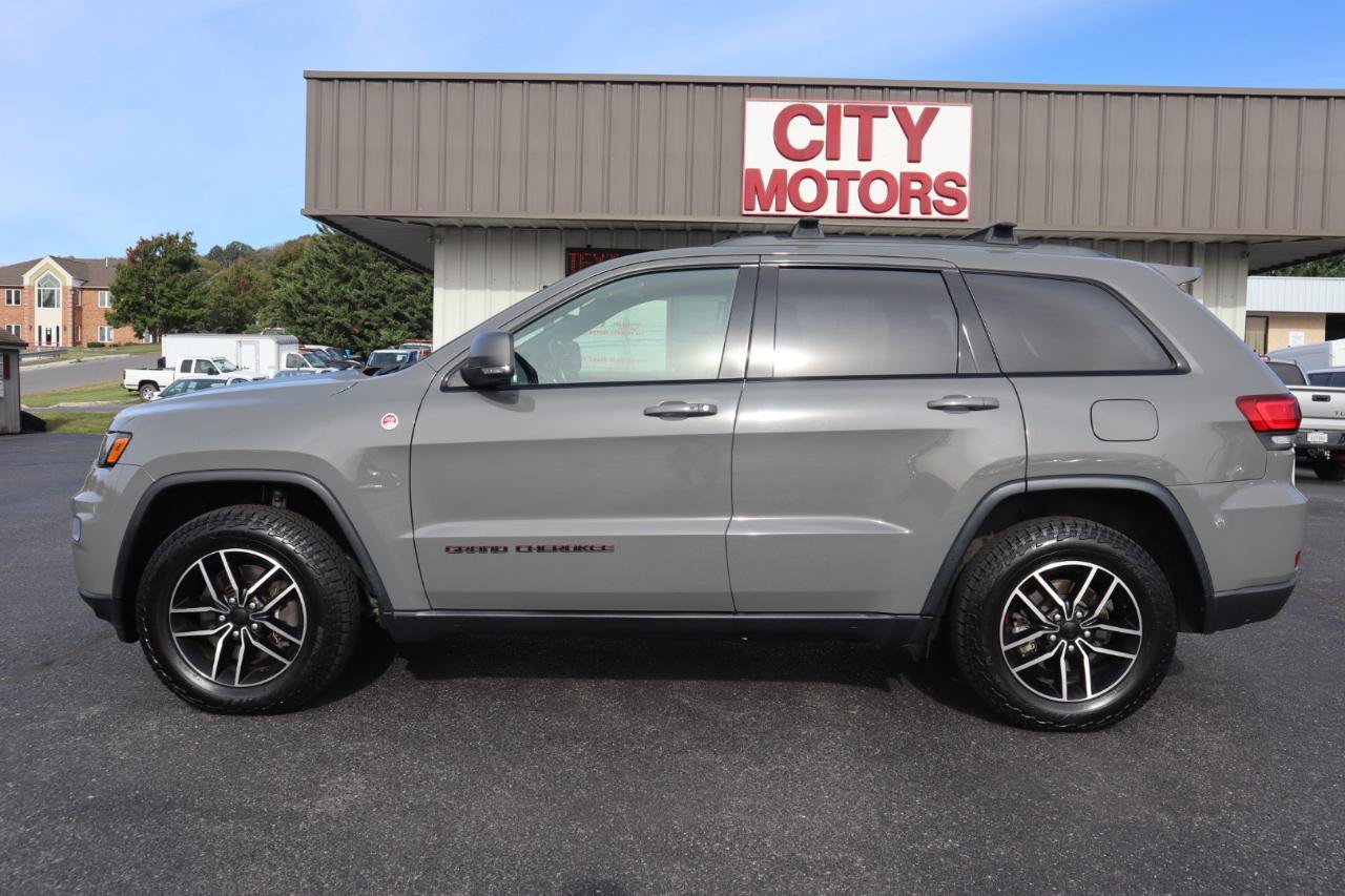Used 2021 Jeep Grand Cherokee Trailhawk w/ Trailhawk Luxury Group AWD/4WD image 9