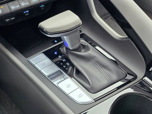 Used 2024 Hyundai Elantra SEL w/ Convenience Package image 39