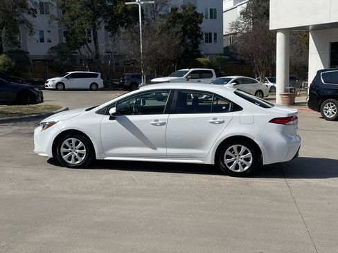 Used 2024 Toyota Corolla LE image 3