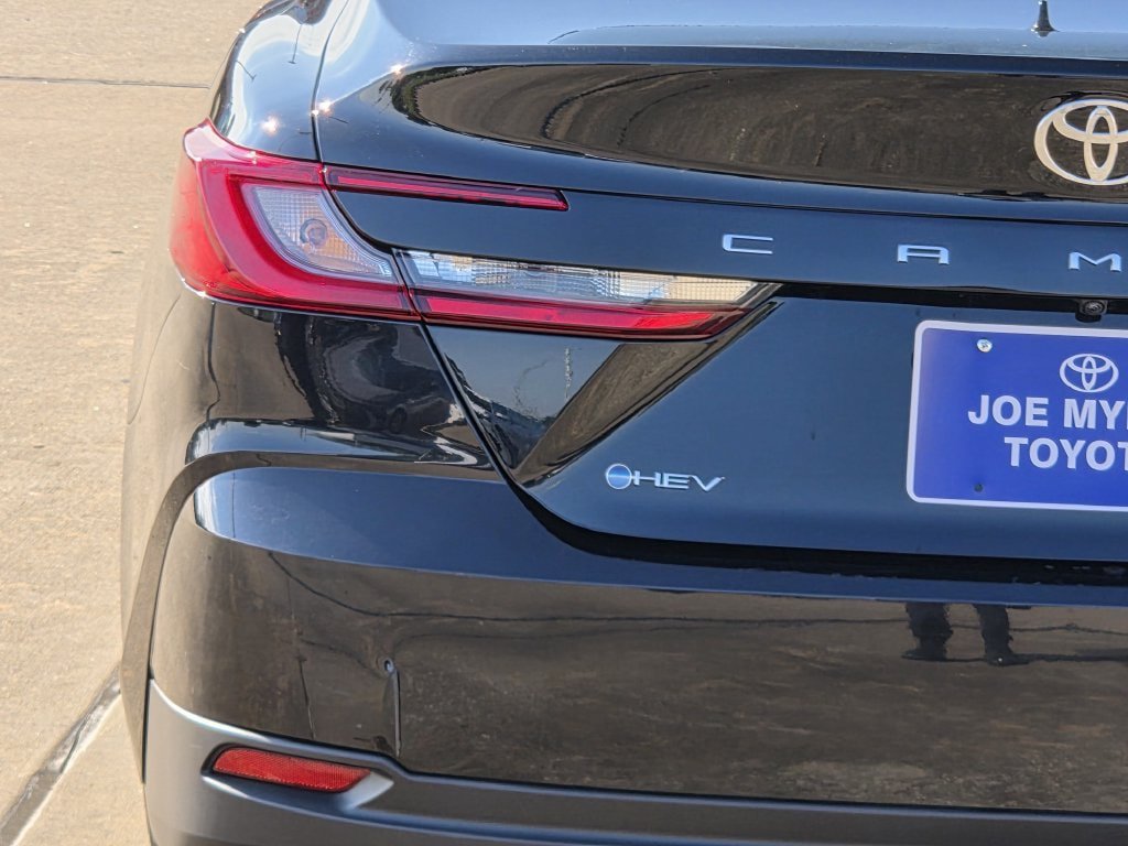 Used 2025 Toyota Camry LE FWD image 10