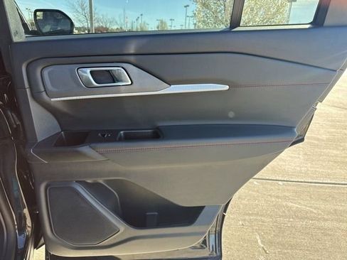 Used 2025 Ford Explorer ST-Line w/ ST-Line Street Pack image 26