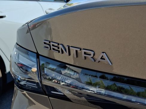 New 2027 Nissan Sentra SV w/ SV Convenience Package FWD image 5