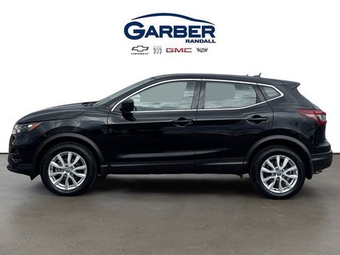 Used 2021 Nissan Rogue Sport S image 2