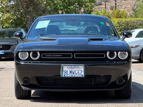 Used 2019 Dodge Challenger SXT RWD image 6