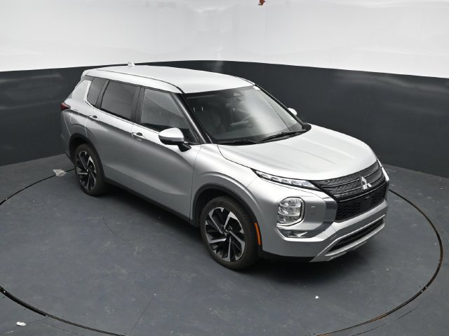 Used 2024 Mitsubishi Outlander SE AWD/4WD image 39