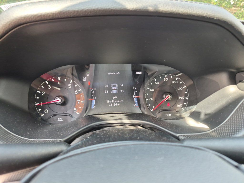 Used 2025 Jeep Compass Trailhawk AWD/4WD image 6