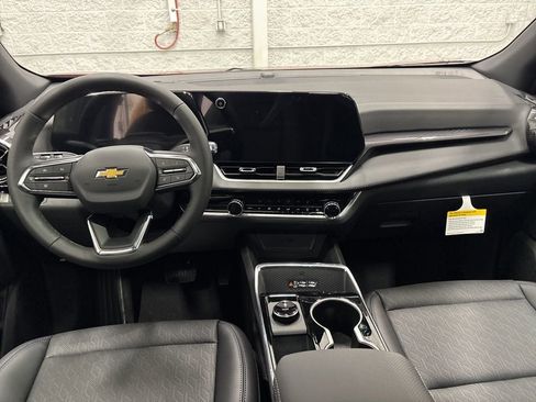 New 2026 Chevrolet Equinox LT w/ Convenience Package II AWD/4WD image 10