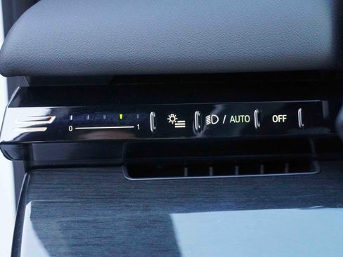 Certified 2025 BMW 530i xDrive w/ Premium Package image 17